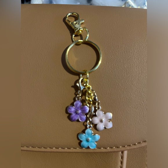 Pixie Mood Zoe Crossbody Bag Purse in Honey and a FREE flower keychain - Picture 7 of 14